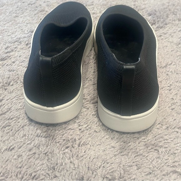 Vionic Uptown Knit Skimmer Flat. Black. Size 10 - Picture 6 of 7